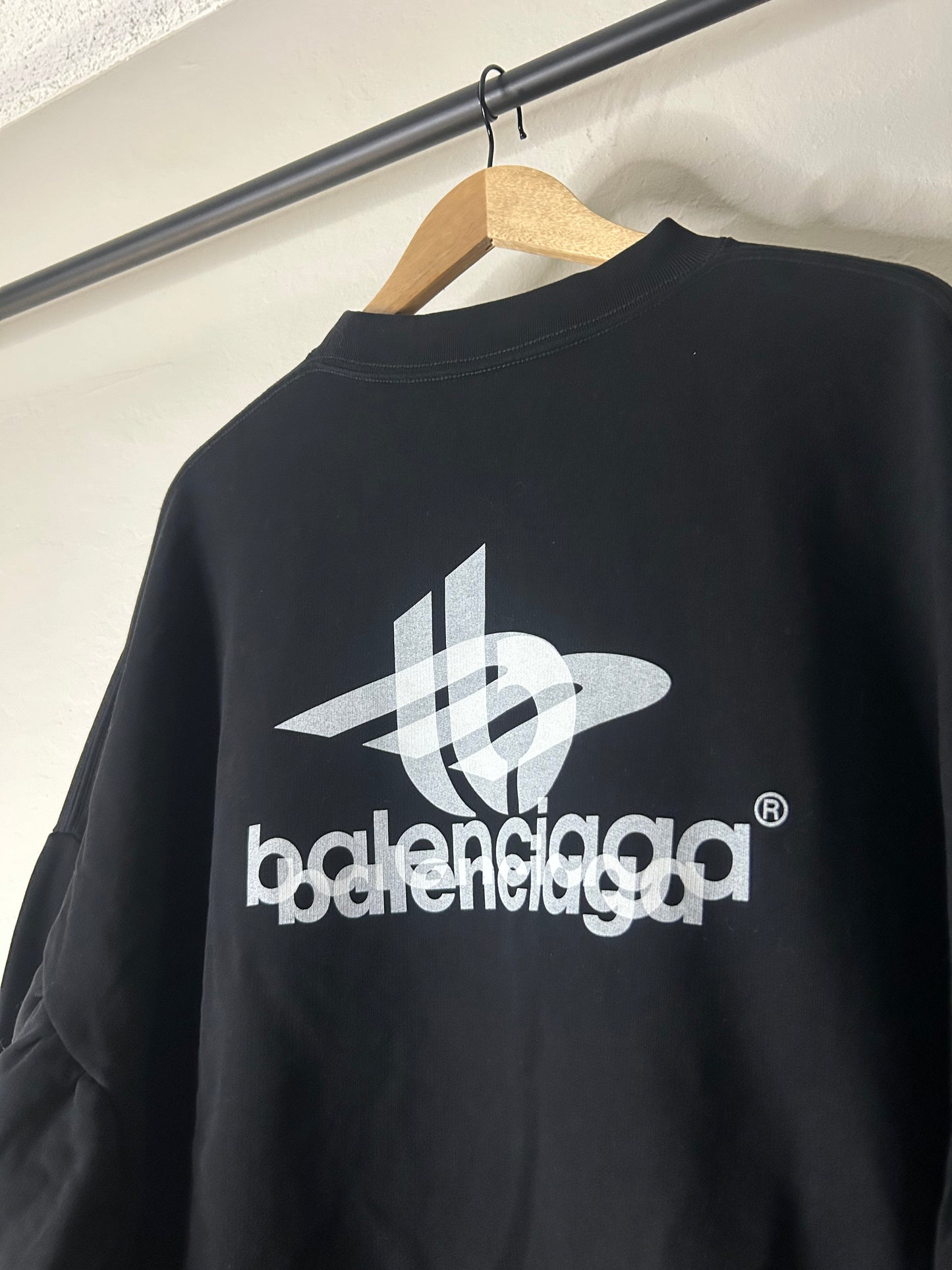 Balenciaga 3B Crewneck