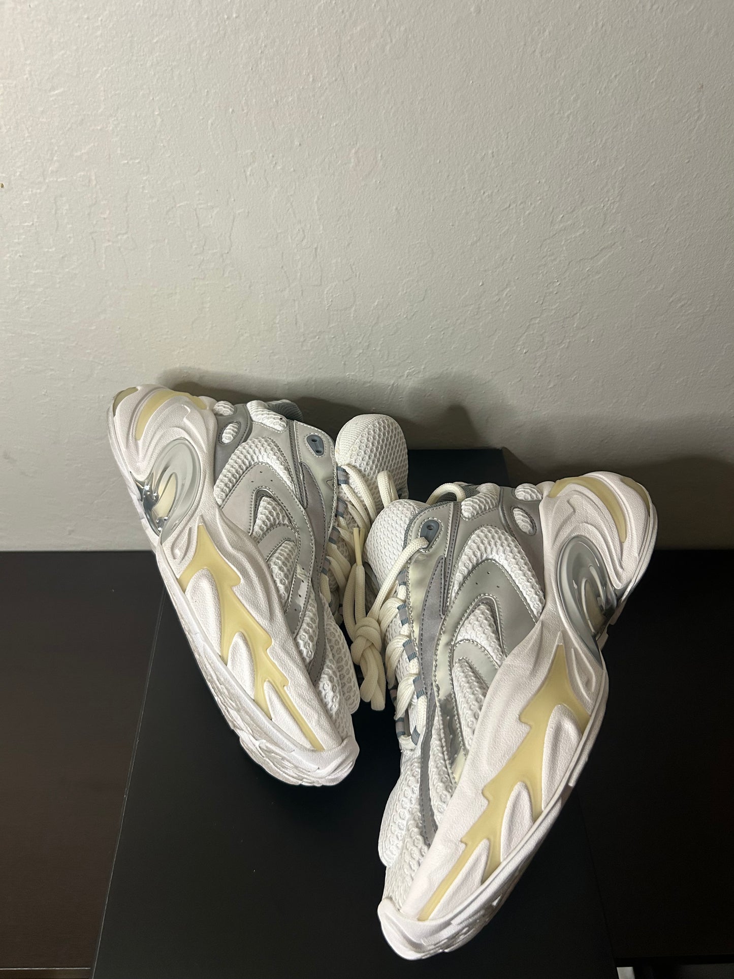 Type Various Zero “Snow White” Sneaker