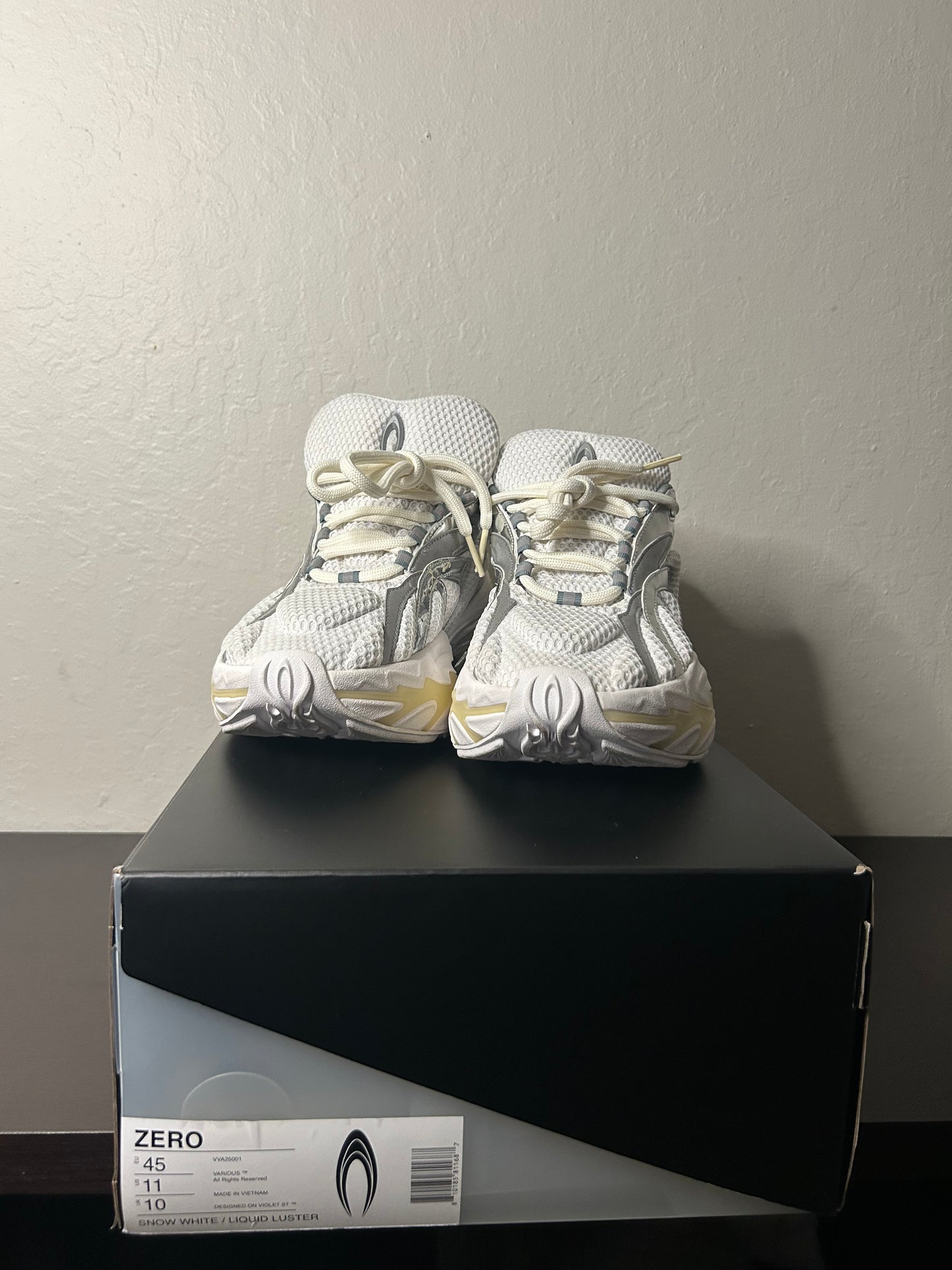 Type Various Zero “Snow White” Sneaker