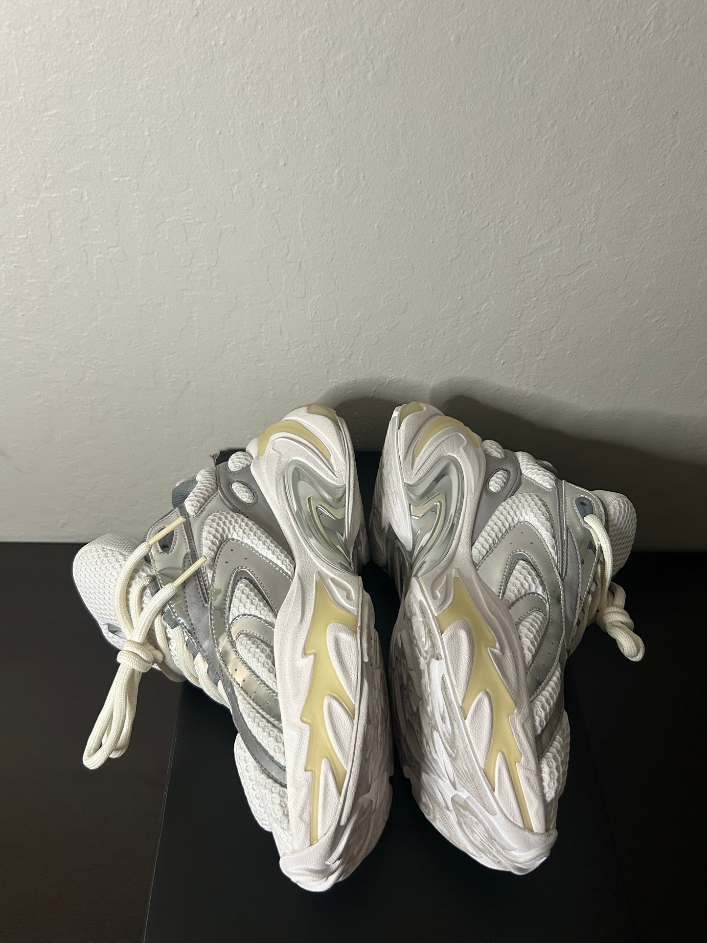 Type Various Zero “Snow White” Sneaker