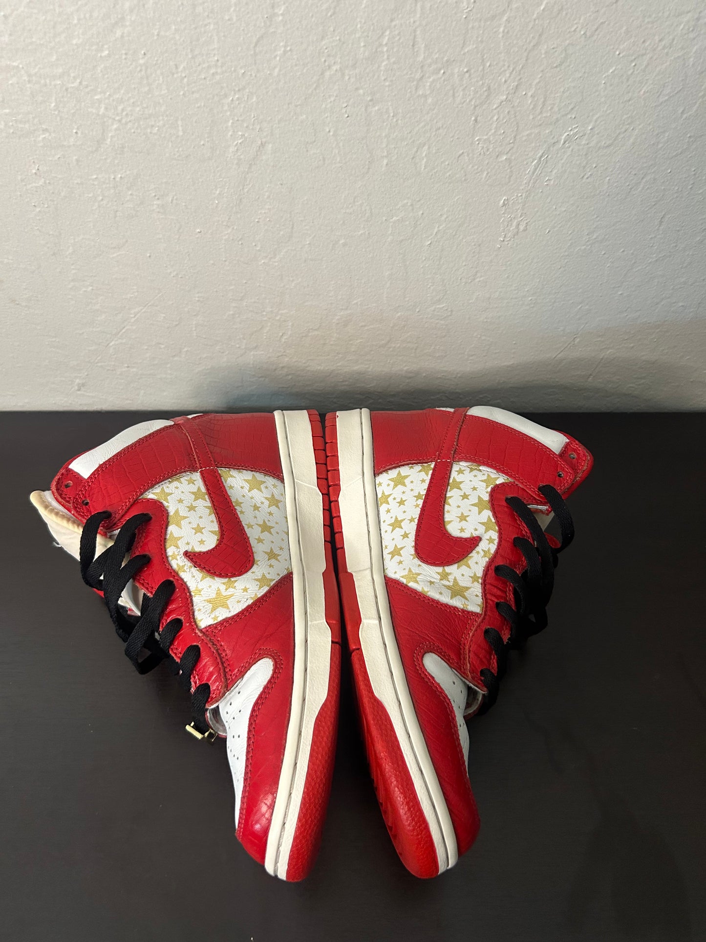 Nike SB X Supreme Red Stars Dunk Highs