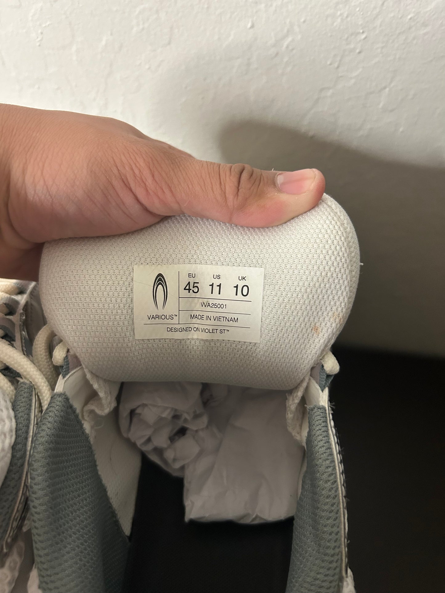 Type Various Zero “Snow White” Sneaker
