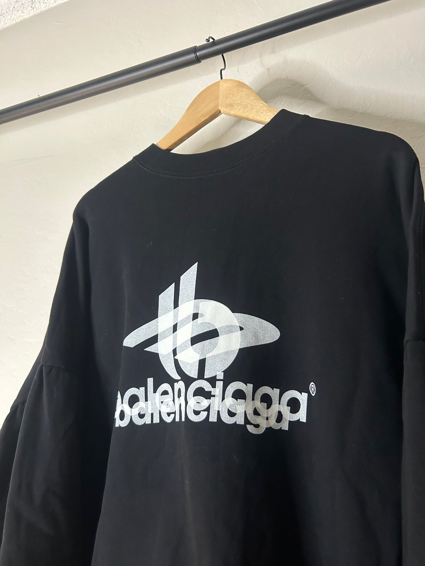 Balenciaga 3B Crewneck