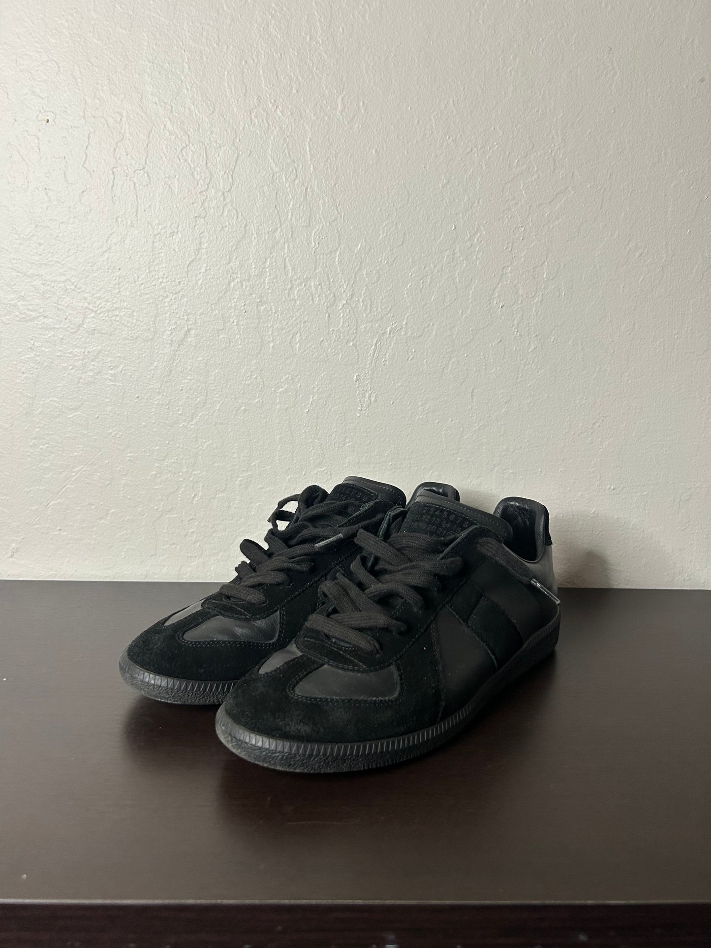 Maison Margiela All Black Gats